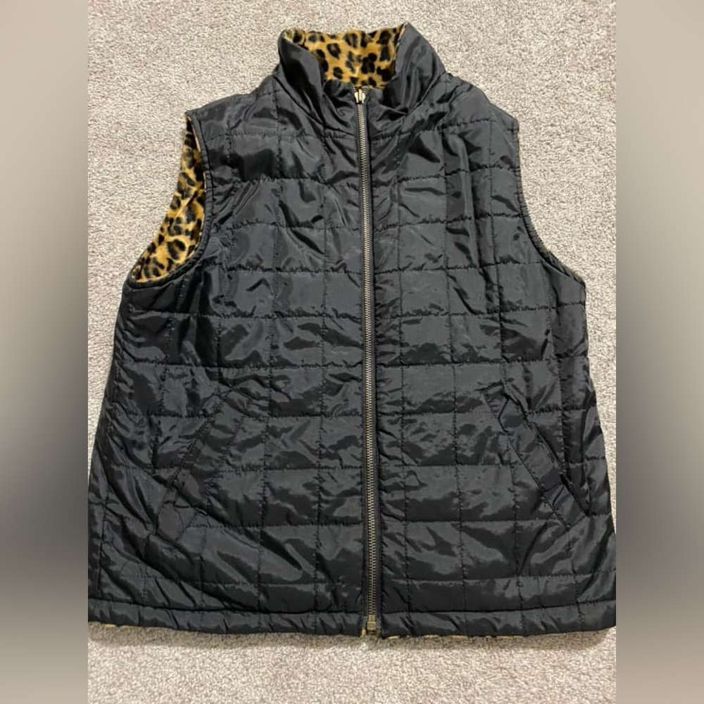 Black/cheetah Vest